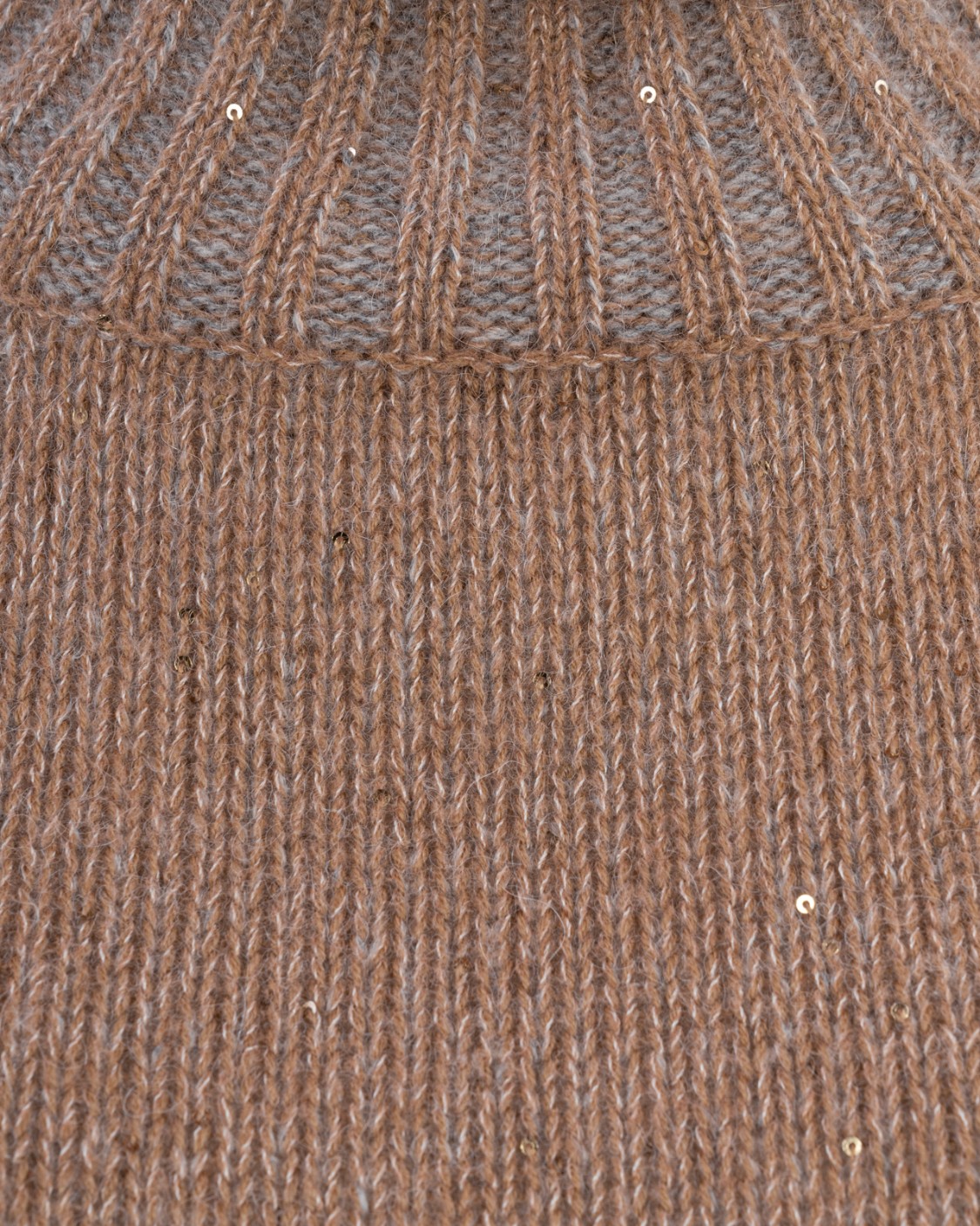 shop FABIANA FILIPPI  Pull: Fabiana Filippi maglia a collo alto.
Collo alto.
Collo, fondo e polsini a coste.
Vestibilità regolare.
Paillettes.
Tessuto: 48% Lana vergine 15% Seta 12% Alpaca 12% Cashmere 6% Mohair 5% Poliammide 2% Poliestere.
Fabbricato in Italia.. MAD213F058H627-VR2 number 1809882